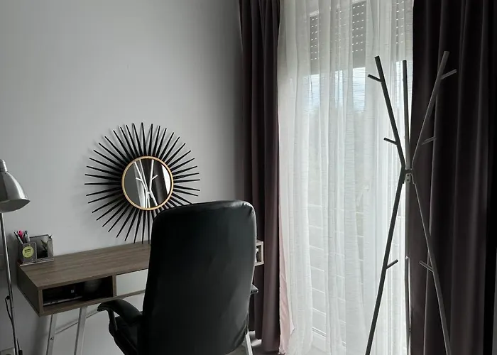 Alexia Bliss Coresi Apartment *