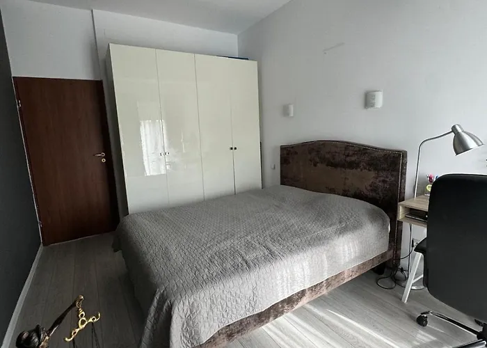 Alexia Bliss Coresi Apartment *